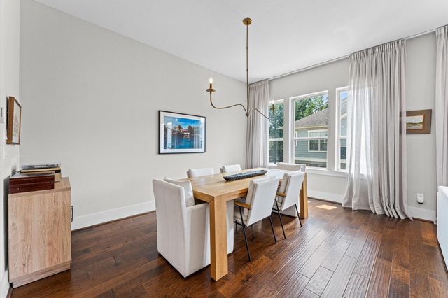 910 W 18th Street B, Houston, TX 77008