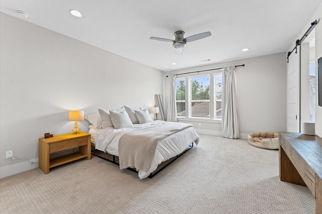 910 W 18th Street B, Houston, TX 77008