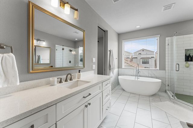 910 W 18th Street B, Houston, TX 77008