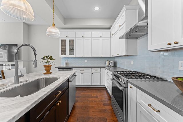 910 W 18th Street B, Houston, TX 77008