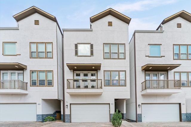 910 W 18th Street B, Houston, TX 77008