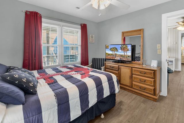 125 Easy St., Garden City Beach, SC 29576
