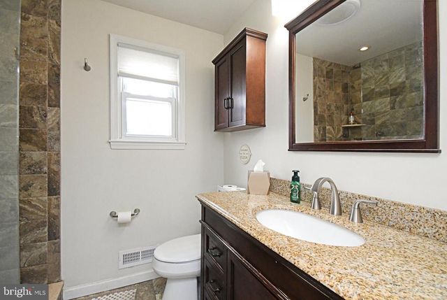 712 IVYLAND RD, Warminster, PA 18974