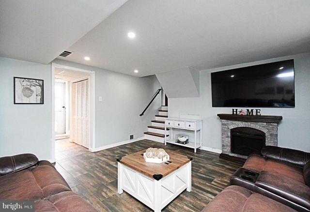 712 IVYLAND RD, Warminster, PA 18974