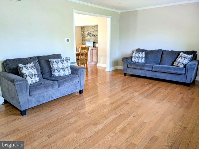 712 IVYLAND RD, Warminster, PA 18974