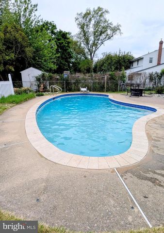 712 IVYLAND RD, Warminster, PA 18974
