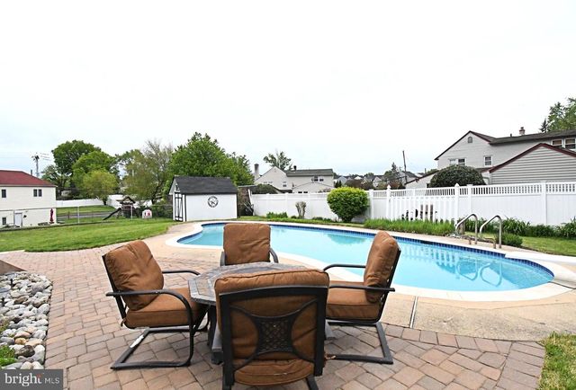 712 IVYLAND RD, Warminster, PA 18974