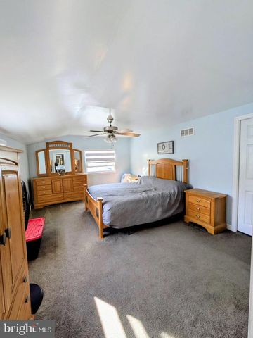 712 IVYLAND RD, Warminster, PA 18974