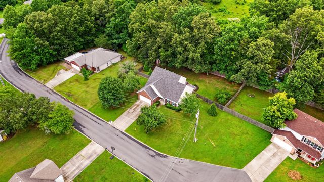 7300 Hidden Lake Cir, Fairview, TN 37062