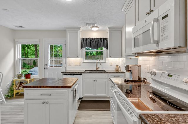 7300 Hidden Lake Cir, Fairview, TN 37062