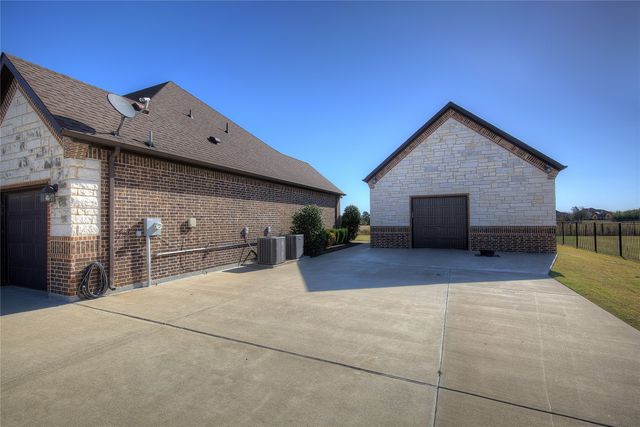 12198 Briargove Lane, Talty, TX 75126
