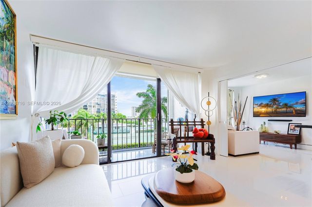 400 Leslie Drive 319, Hallandale Beach, FL 33009
