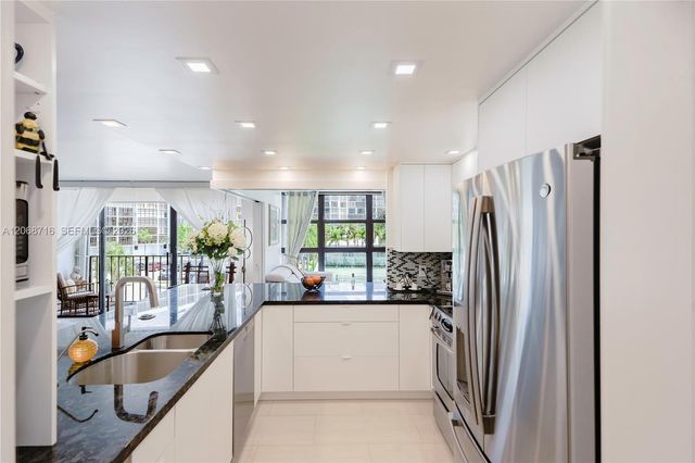 400 Leslie Drive 319, Hallandale Beach, FL 33009