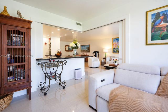400 Leslie Drive 319, Hallandale Beach, FL 33009