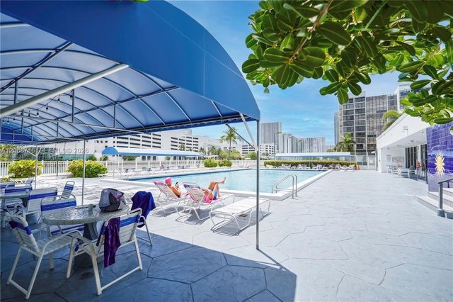 400 Leslie Drive 319, Hallandale Beach, FL 33009