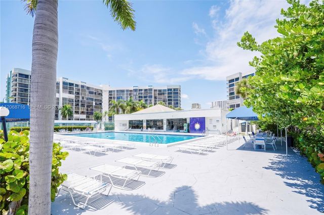 400 Leslie Drive 319, Hallandale Beach, FL 33009