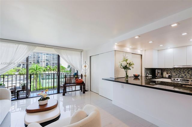400 Leslie Drive 319, Hallandale Beach, FL 33009