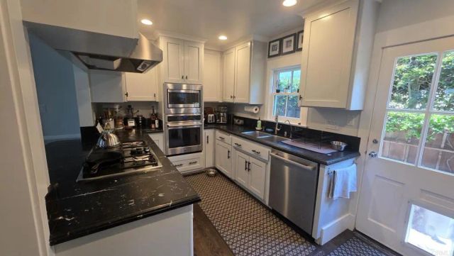 240 H Avenue, Coronado, CA 92118