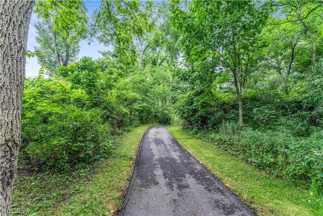 2940 Robert Gary Court, Medina, OH 44256
