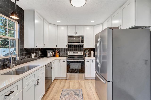 2917 South Roanoke Avenue, Springfield, MO 65807