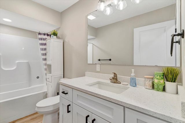 2917 South Roanoke Avenue, Springfield, MO 65807