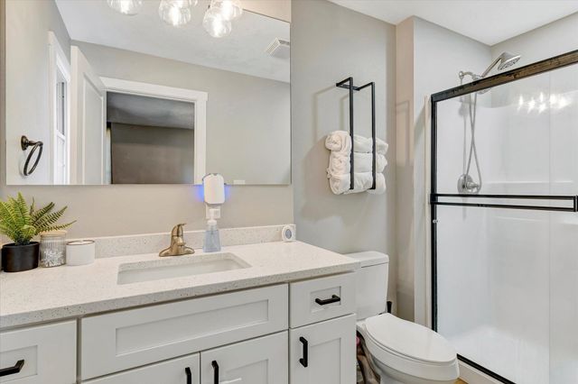2917 South Roanoke Avenue, Springfield, MO 65807
