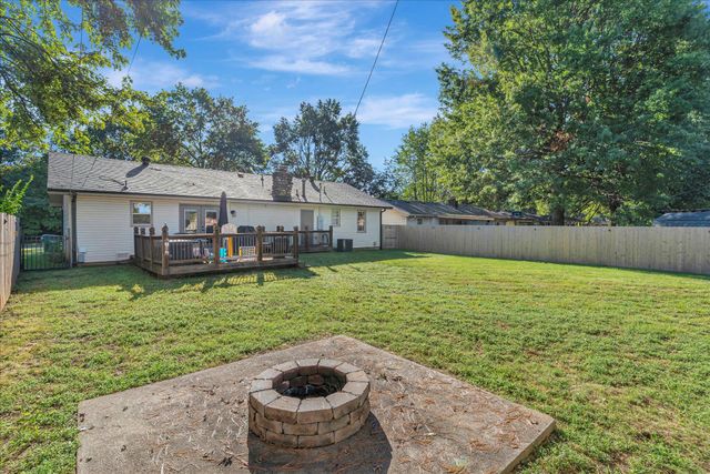 2917 South Roanoke Avenue, Springfield, MO 65807