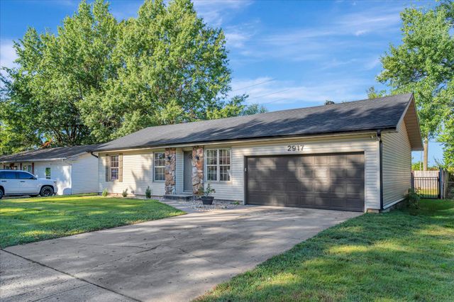 2917 South Roanoke Avenue, Springfield, MO 65807