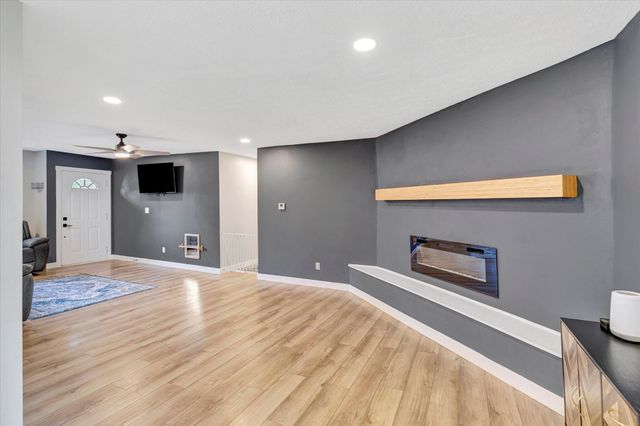 2917 South Roanoke Avenue, Springfield, MO 65807