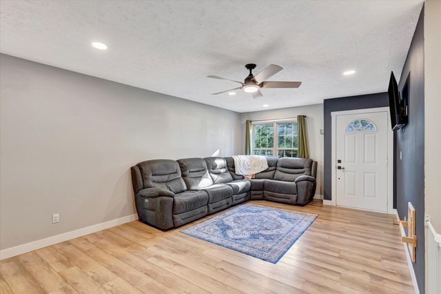 2917 South Roanoke Avenue, Springfield, MO 65807