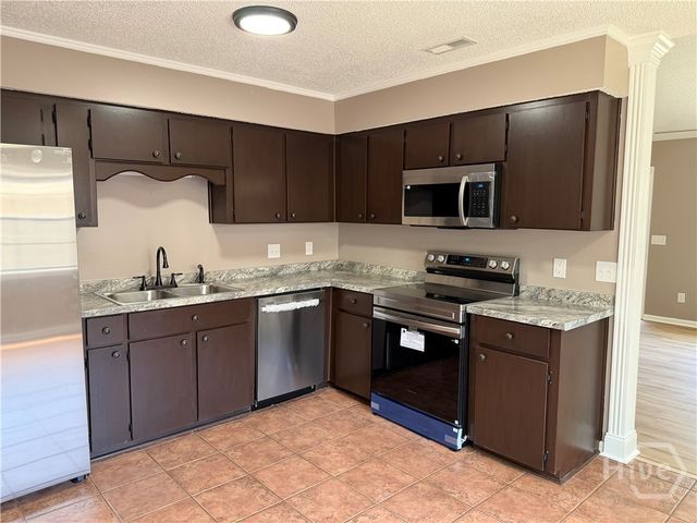 662 Windhaven Drive, Hinesville, GA 31313