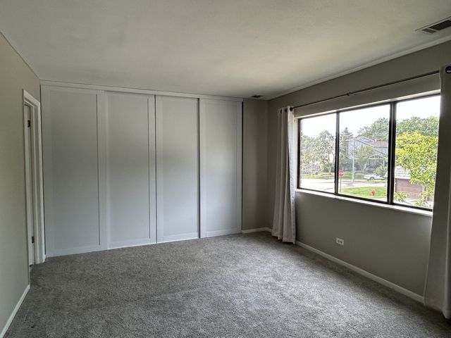 925 SPRINGHILL Drive 202, Northbrook, IL 60062