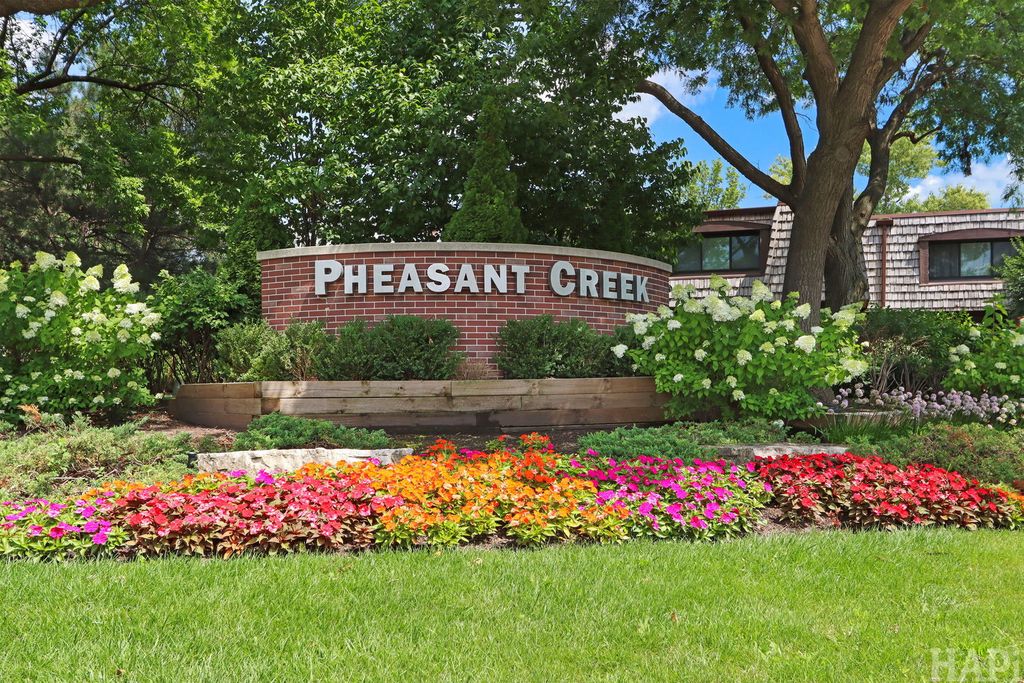 925 SPRINGHILL Drive 202, Northbrook, IL 60062 — photo 2