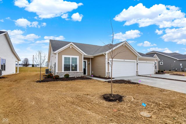 1615 Clover Crossing Drive, Greenfield, IN 46140