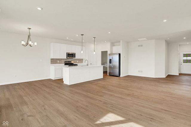 1615 Clover Crossing Drive, Greenfield, IN 46140