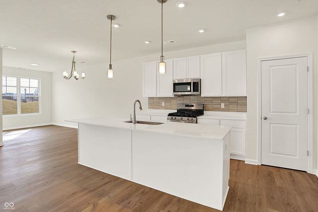 1615 Clover Crossing Drive, Greenfield, IN 46140