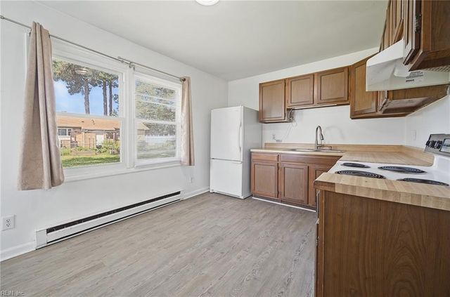 3228 Bangor DR, Chesapeake, VA 23321