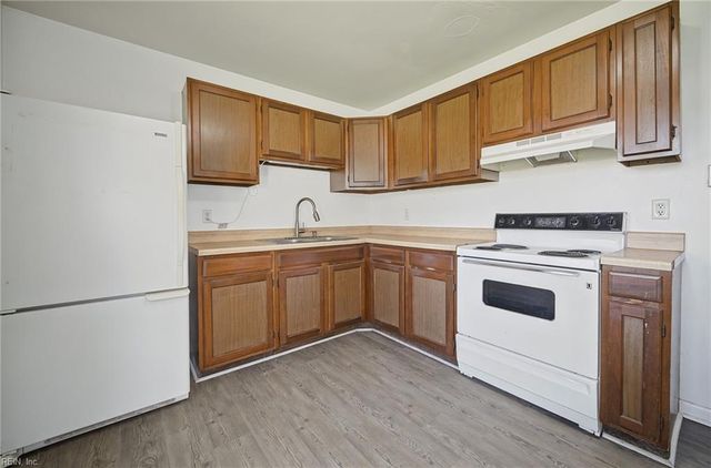 3228 Bangor DR, Chesapeake, VA 23321