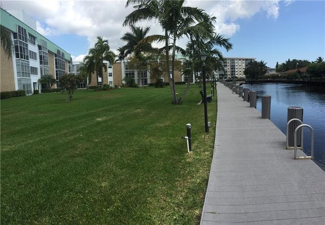 3040 NE 16th Avenue 303 A, Oakland Park, FL 33334