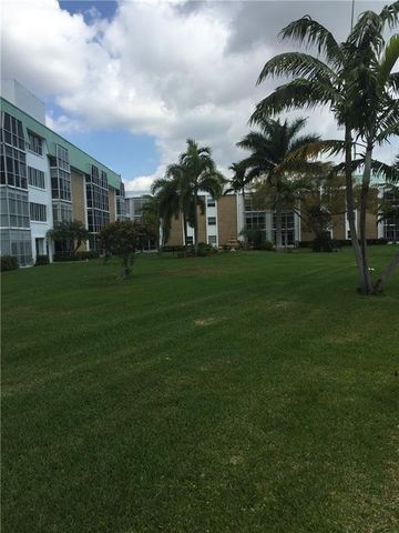 3040 NE 16th Avenue 303 A, Oakland Park, FL 33334