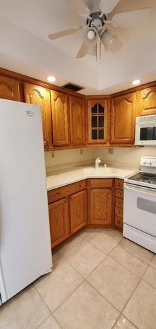 3040 NE 16th Avenue 303 A, Oakland Park, FL 33334