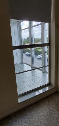 3040 NE 16th Avenue 303 A, Oakland Park, FL 33334