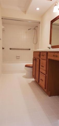 3040 NE 16th Avenue 303 A, Oakland Park, FL 33334