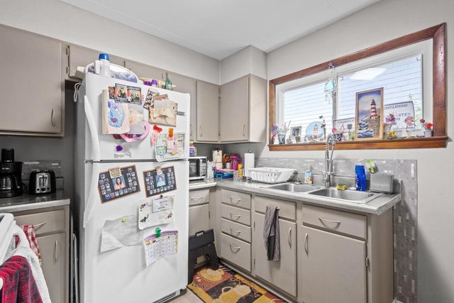 438 W 9TH AVENUE, Oshkosh, WI 54901