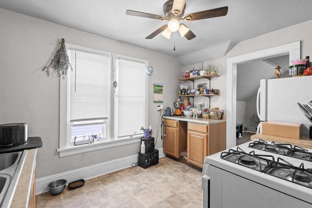 438 W 9TH AVENUE, Oshkosh, WI 54901