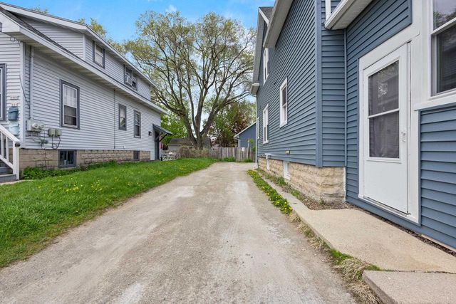 438 W 9TH AVENUE, Oshkosh, WI 54901
