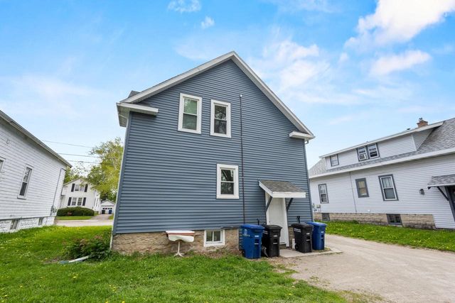 438 W 9TH AVENUE, Oshkosh, WI 54901