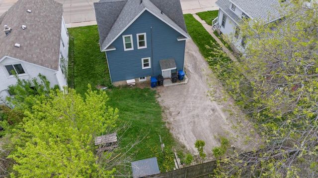 438 W 9TH AVENUE, Oshkosh, WI 54901