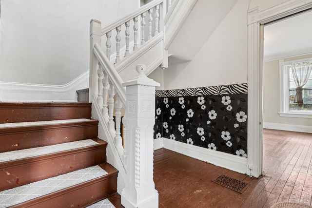 2355 W McMicken Avenue, Cincinnati, OH 45214