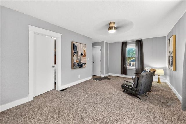 10804 Felton Street, Sugar Creek, MO 64054